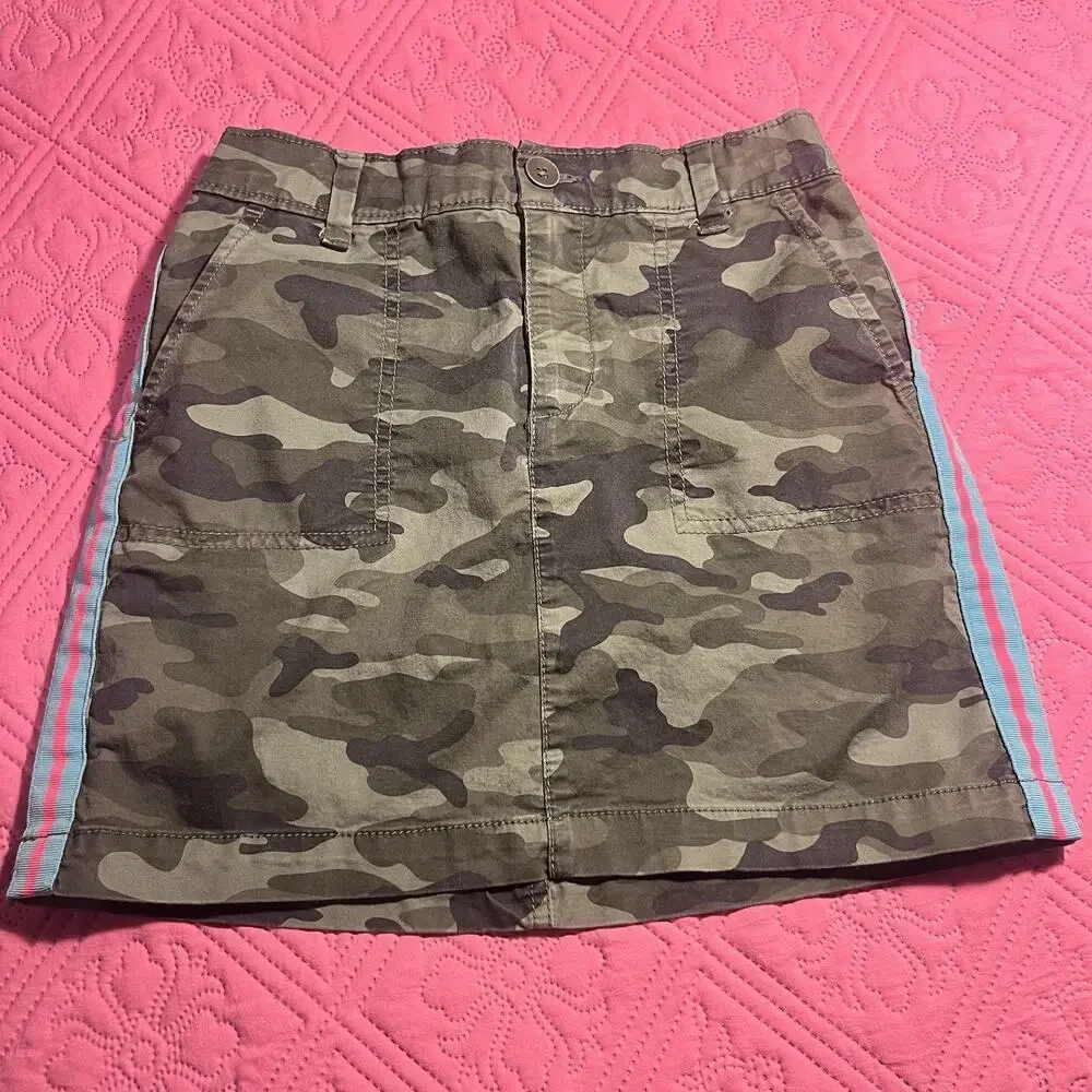 Gap Girls Camo‎ Camouflage Green Skirt with Pockets Size L